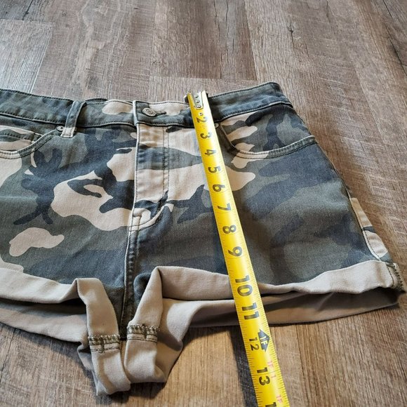 Eunina Juniors size Medium (SZ 14 by Measurement) Camo Green Kara Super High Ris - Picture 3 of 8